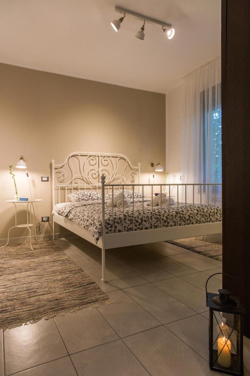 One Love Metropolitan Apartment Bucarest Esterno foto