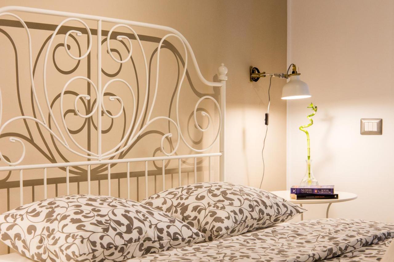One Love Metropolitan Apartment Bucarest Esterno foto