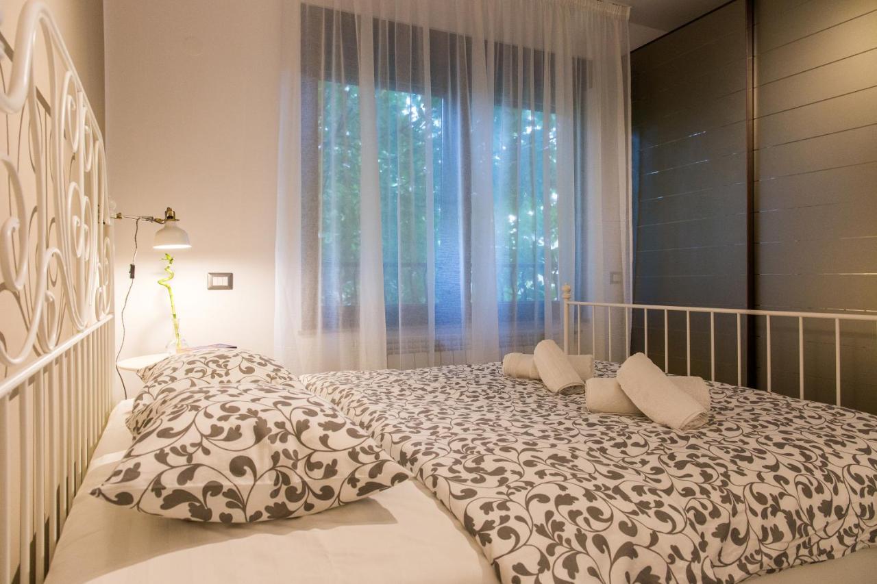 One Love Metropolitan Apartment Bucarest Esterno foto