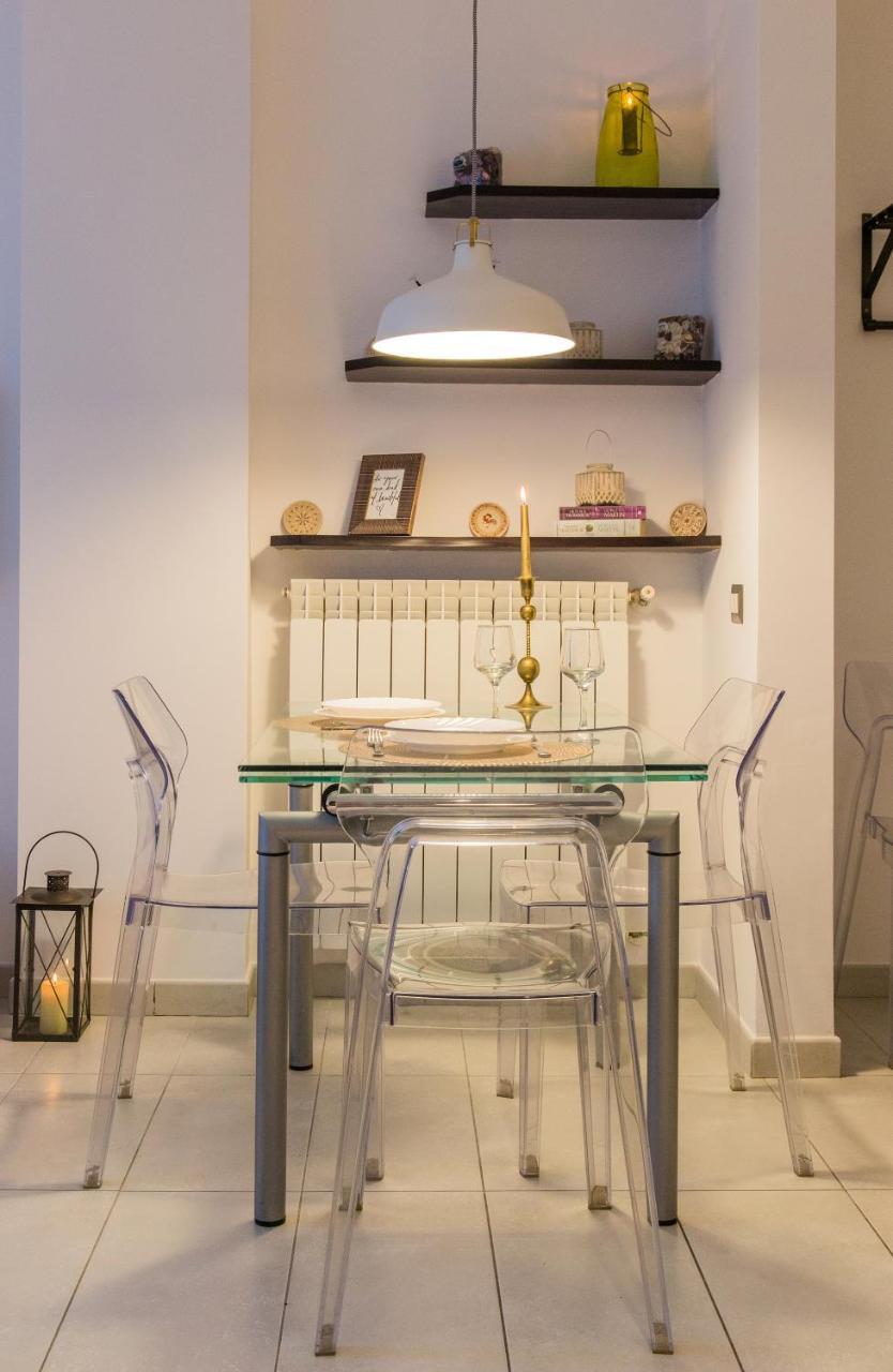 One Love Metropolitan Apartment Bucarest Esterno foto