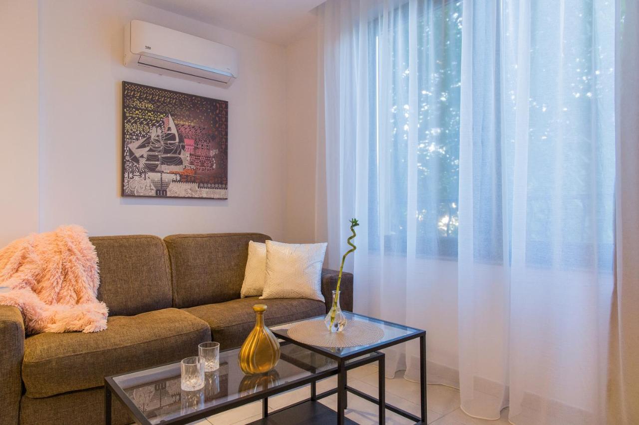 One Love Metropolitan Apartment Bucarest Esterno foto