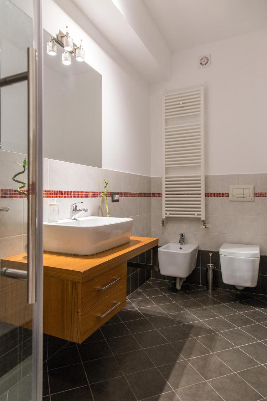 One Love Metropolitan Apartment Bucarest Esterno foto