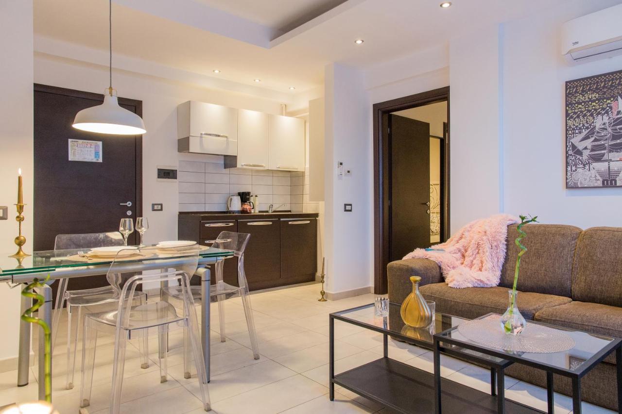 One Love Metropolitan Apartment Bucarest Esterno foto